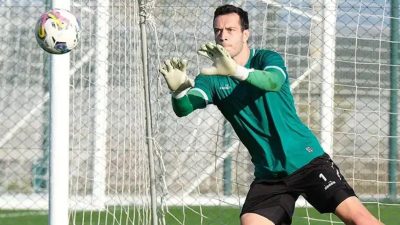 Gökhan Değirmenci’nin ayrılığı sonrası kaleci arayışlarını sürdüren Kocaelispor, deneyimli file