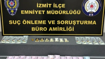 İzmit Kuyumcular Çarşısı'nda ayarı düşürülmüş altınları satmaya çalışarak kuyumcuları dolandırmak