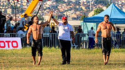 Kocaeli Büyükşehir Belediyesi tarafından düzenlenen Sekapark Altın Kemer Yağlı Güreşleri’nde