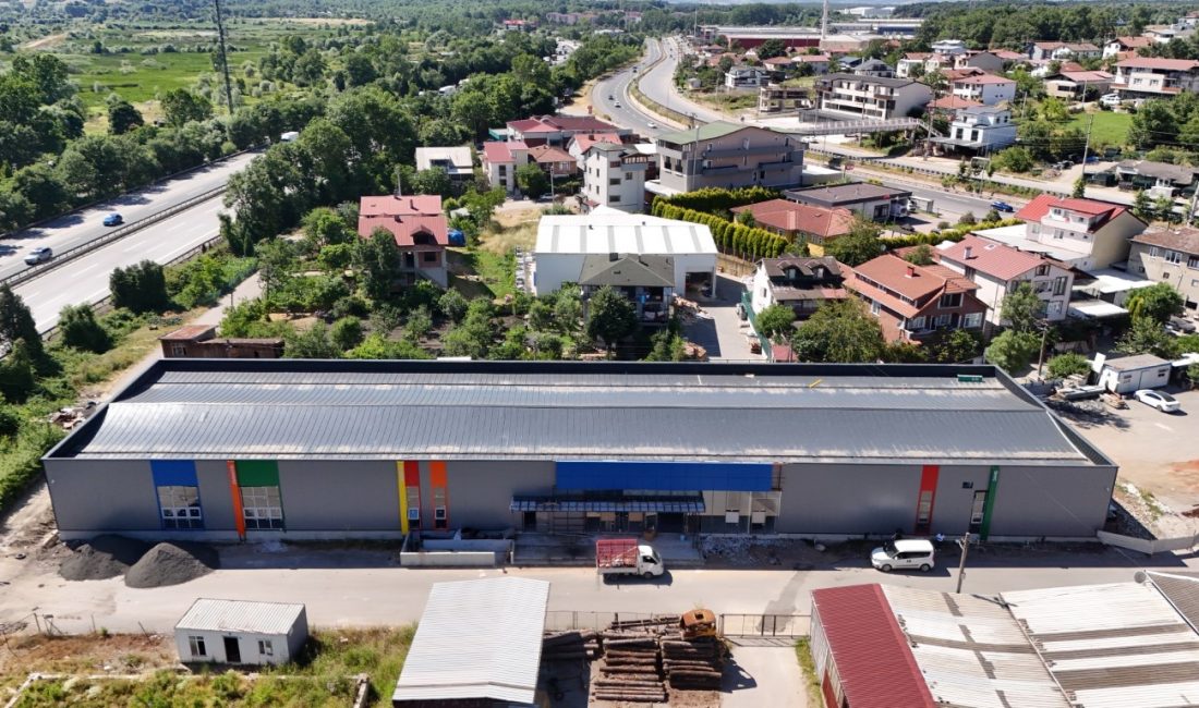 Kartepe Belediyesi'nin Acısu Mahallesi'nde yapımını sürdürdüğü modern spor salonunda çalışmalar