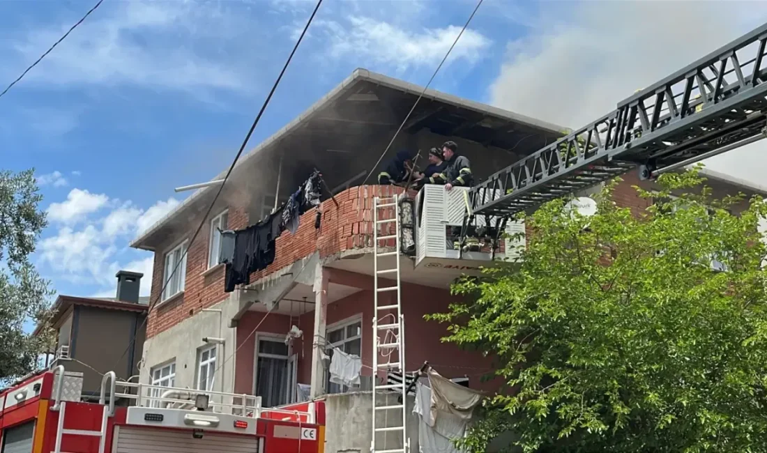 Darıca’da boş bir binada çıkan yangın paniğe neden oldu. Yoğun