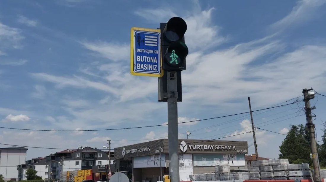Kocaeli Büyükşehir Belediyesi ekipleri, kent genelindeki 269 sinyalizasyon kavşağında arıza,