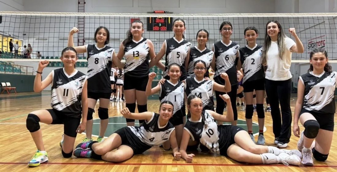 Kocaeli Midi Gelişim Voleybol Ligi Derince Grubu’nda mücadele eden Körfez