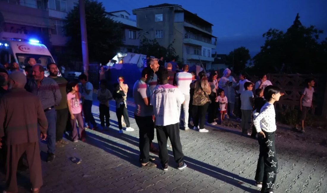 Kocaeli’nin Derince ilçesinde bir gecekonduda çıkan yangın mahallede korku dolu