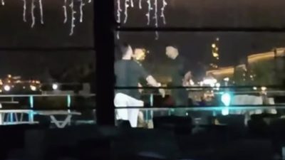 Kocaeli’nin İzmit ilçesinde gece saatlerinde marina sahilinde çıkan tartışma kanlı