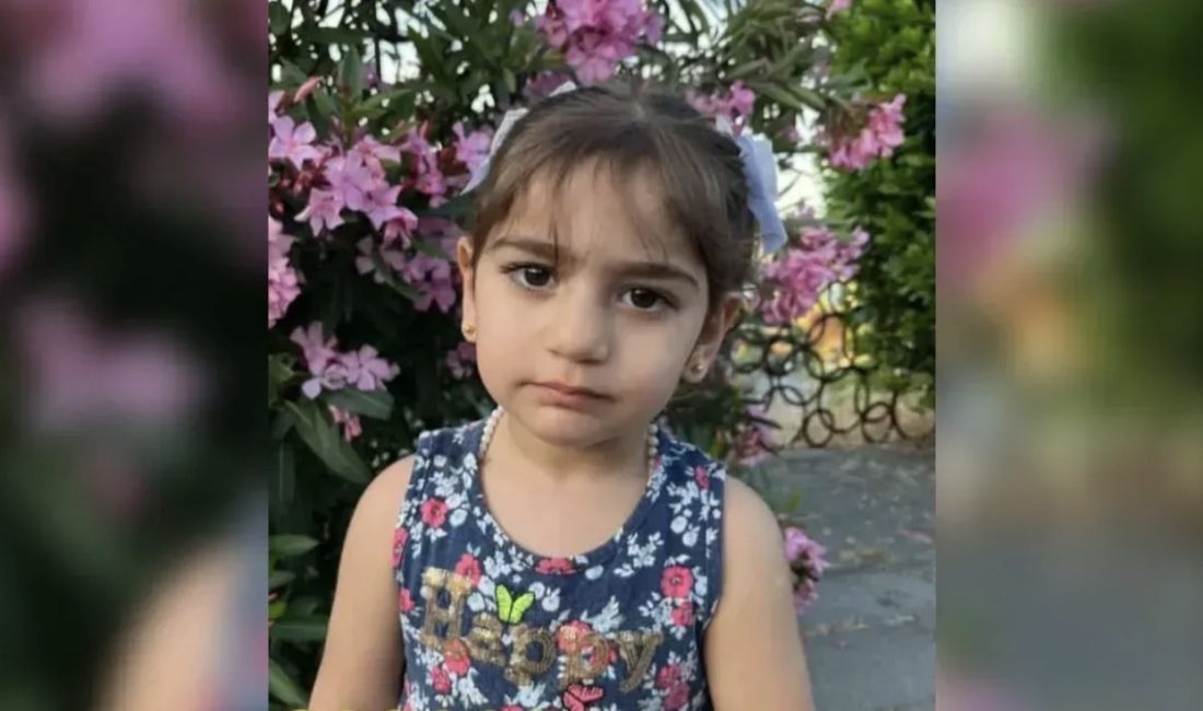 Kocaeli’nin Körfez ilçesinde evde oyun oynarken sinekliğe yaslanıp dengesini kaybeden