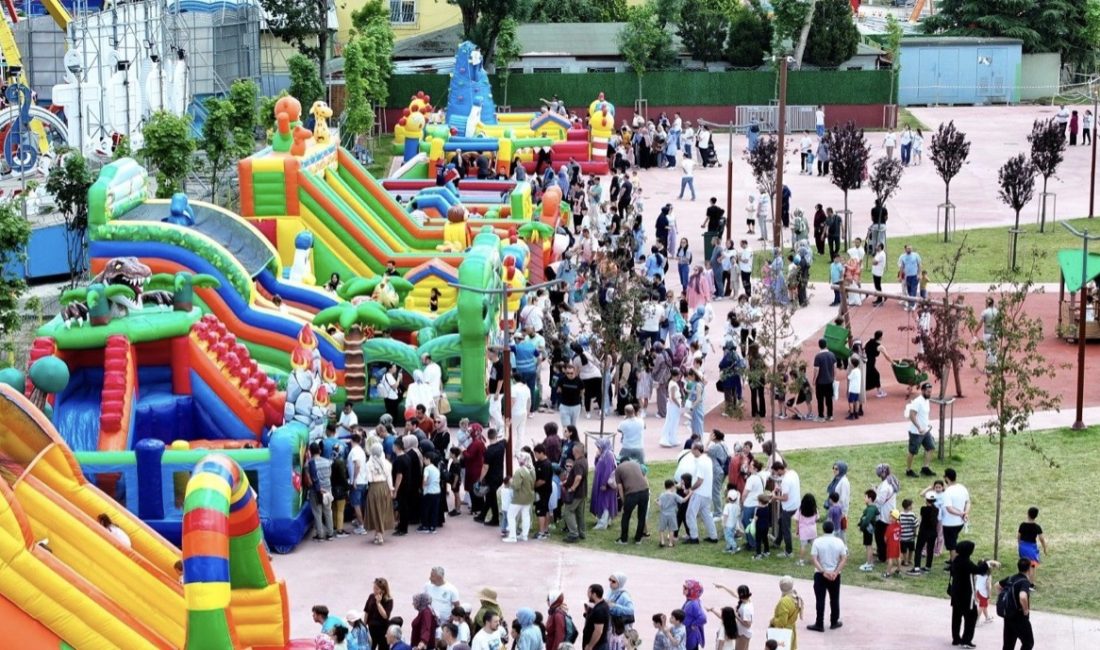 Spot: Kocaeli Büyükşehir Belediyesi tarafından düzenlenen Karneval Çocuk Şenliği kapılarını