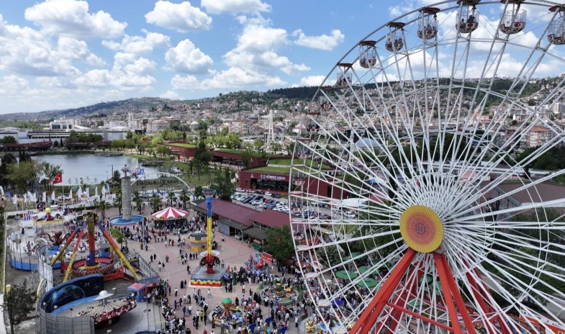Kocaeli Büyükşehir Belediyesi’nin İzmit Millet Bahçesi’nde düzenlediği Karneval Çocuk Şenliği