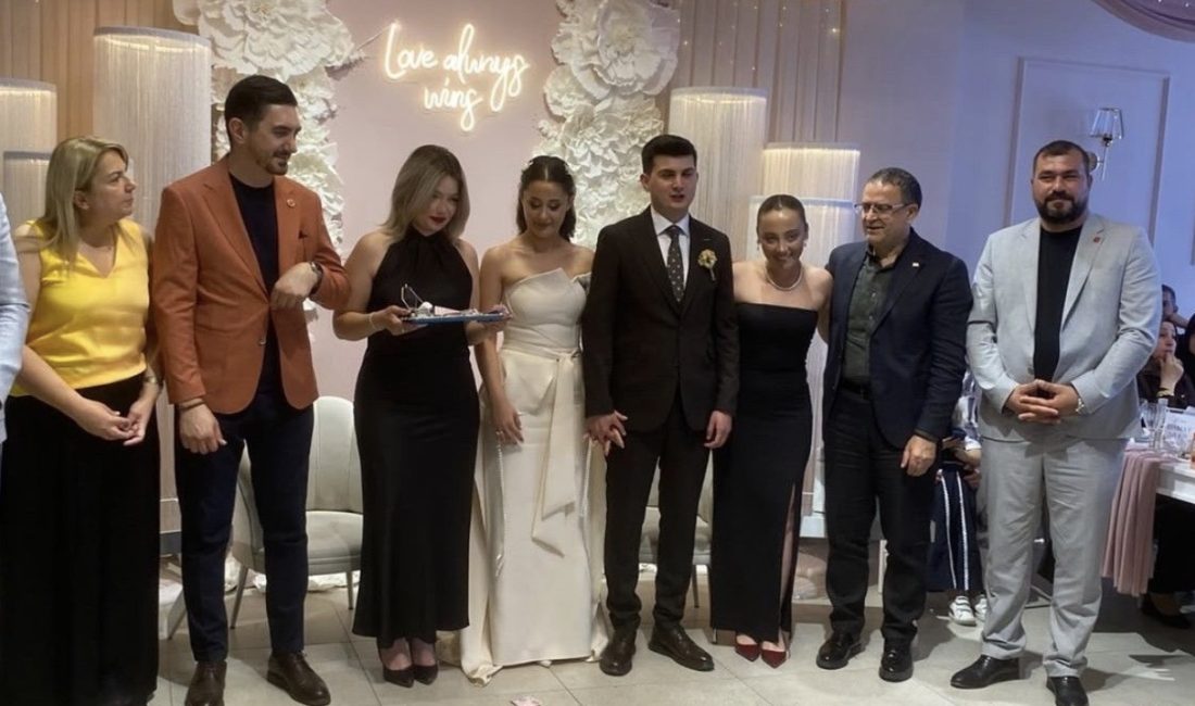 Doğukan Karabaş ile Ford Otosan’da mühendis olarak görev yapan Ceren