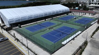 Kocaeli Büyükşehir Belediyesi tarafından İzmit Tenis Spor Merkezi’nde yapımı süren