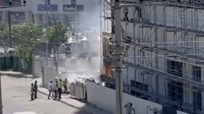 Dilovası’nda bir inşaatta çıkan yangın paniğe neden oldu. Üst katlarda