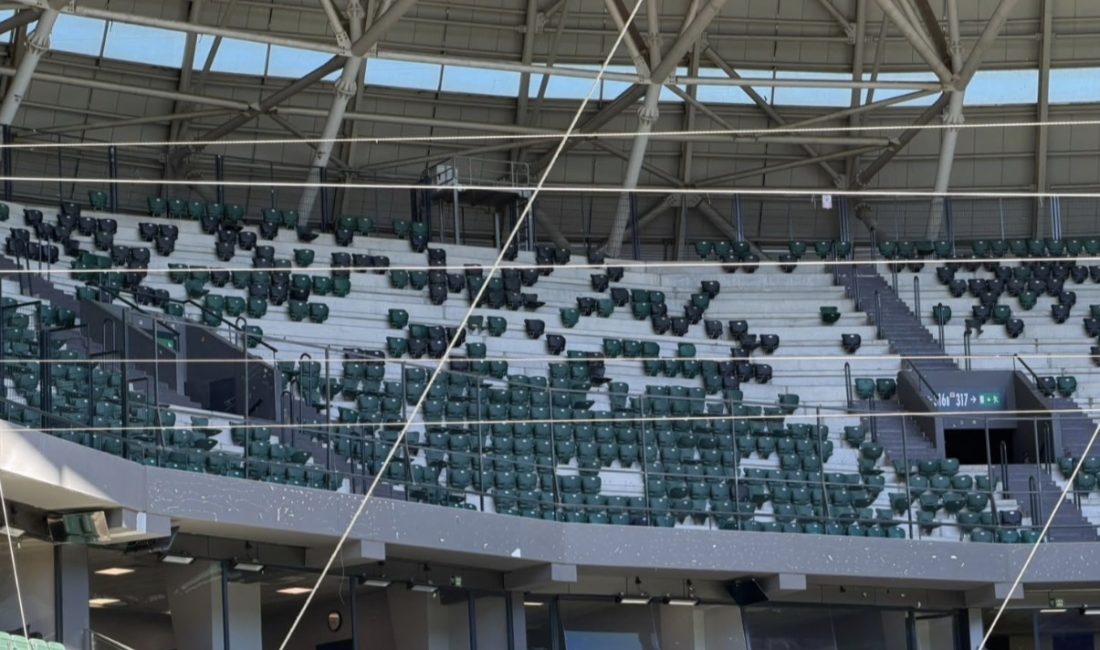Kocaelispor’da geçtiğimiz sezon tribünlerde kırılan 864 koltuğun kulübe maliyetinin yaklaşık