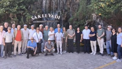 Kocaeli’nin farklı ilçelerinden bir araya gelen CHP üyeleri, Genel Başkan