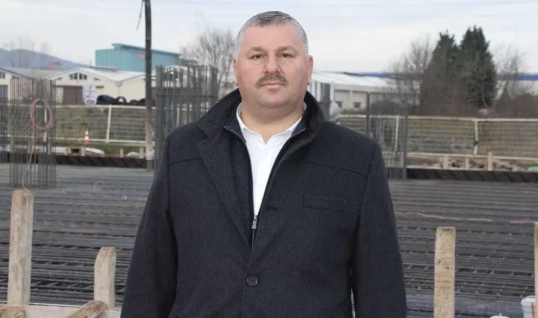 Kartepe Çepni Mahallesi Muhtarı Hüseyin Türker, sık sık yaşanan elektrik