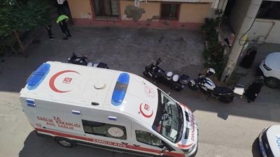Kocaeli’nin Darıca ilçesinde misafir olarak bulunduğu evde başından silahla vurulmuş