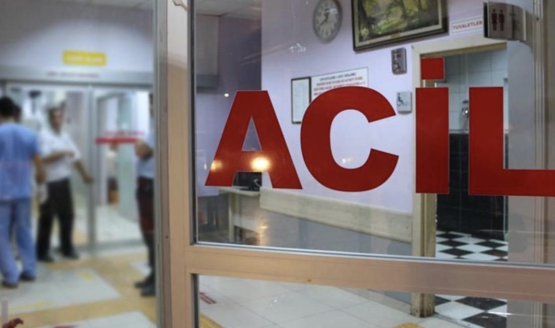 S Kocaeli’nin Körfez ilçesinde annesiyle birlikte yolun karşısına geçmeye çalıştığı