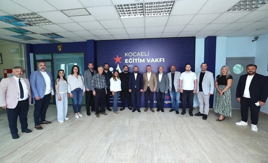 Kocaeli Büyükşehir Belediye Başkanı Tahir Büyükakın, geçtiğimiz günlerde eski Büyükşehir