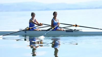 Kocaeli Büyükşehir Belediyesi'nin Başiskele Su Sporları Eğitim Merkezi'nde yetişen genç