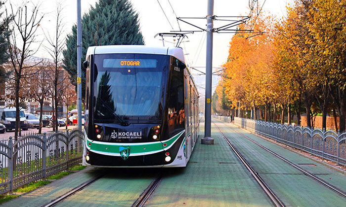 Kocaeli’de yapımı süren Alikahya Tramvay Hattı Projesi’nde önemli bir aşamaya