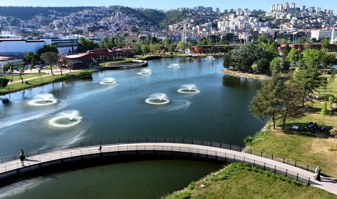 İzmit'teki Fuar Park, göl manzarası, kütüphanesi ve yeşil alanlarıyla Kocaelililerin
