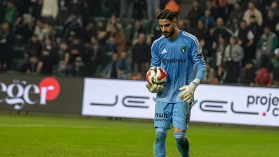 Beşiktaş’ın ilgilendiği iddia edilen genç kaleci Serhat Öztaşdelen için Kocaelispor’a