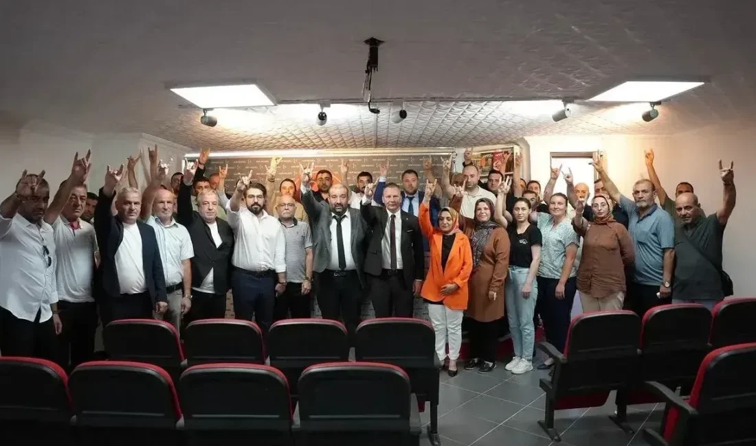 MHP Kocaeli İl Başkanı Enes Emengen, göreve başlayan ilçe başkanları