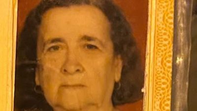 İzmit Hacı Hasan Mahallesi'nin sevilen isimlerinden Muazzez Gökseler, yaşlılığa bağlı