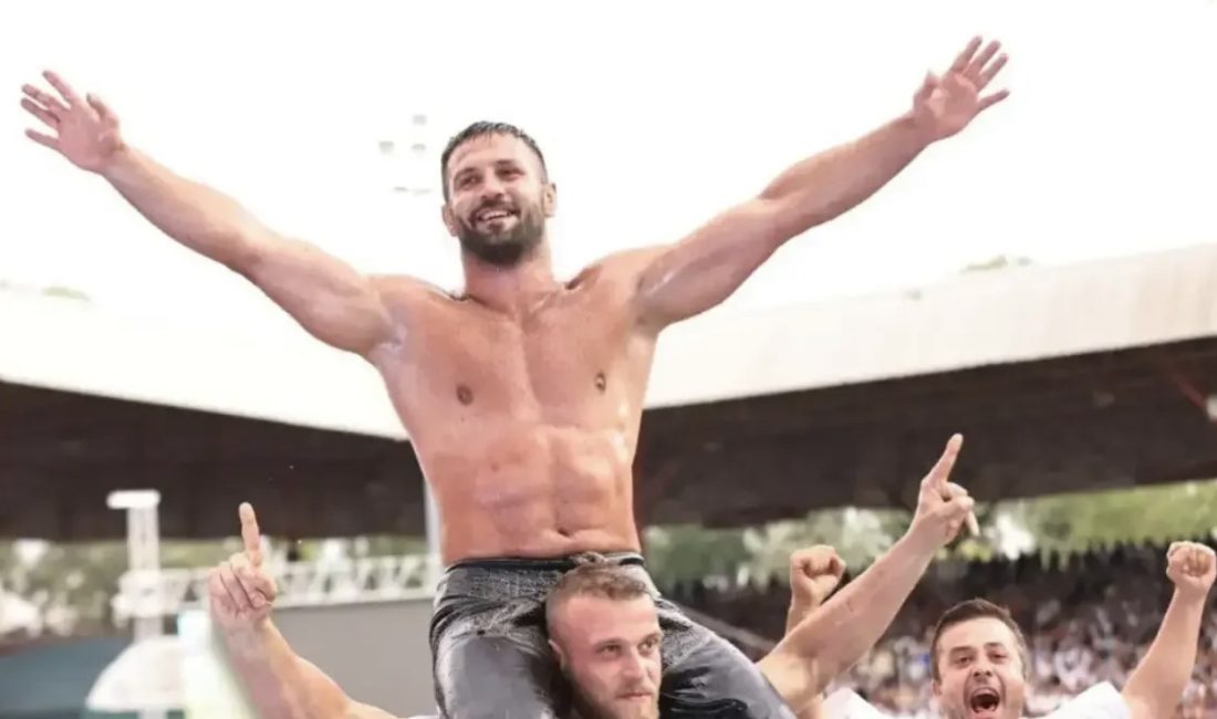 665. Tarihi Kırkpınar Yağlı Güreşleri’nde başaltı boyunda şampiyon olan Karamürselli