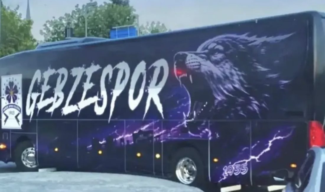  Yeni sezonda şampiyonluk hedefiyle hazırlıklarını sürdüren Gebzespor, mor-beyaz renkleri