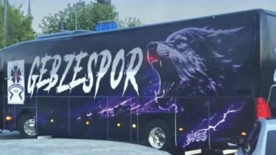  Yeni sezonda şampiyonluk hedefiyle hazırlıklarını sürdüren Gebzespor, mor-beyaz renkleri