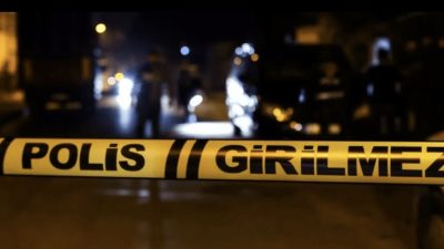 Kocaeli’nin Darıca ilçesinde 27 yaşındaki O.O., evinde silahla vurulmuş halde