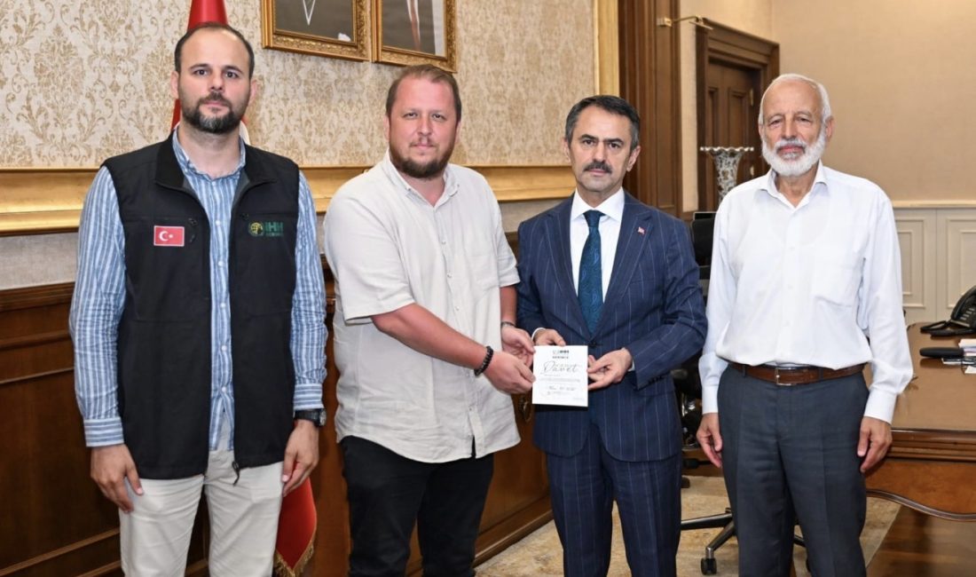 İHH Kocaeli Şubesi yöneticileri, 20 Temmuz’da gerçekleştirilecek yeni hizmet binasının