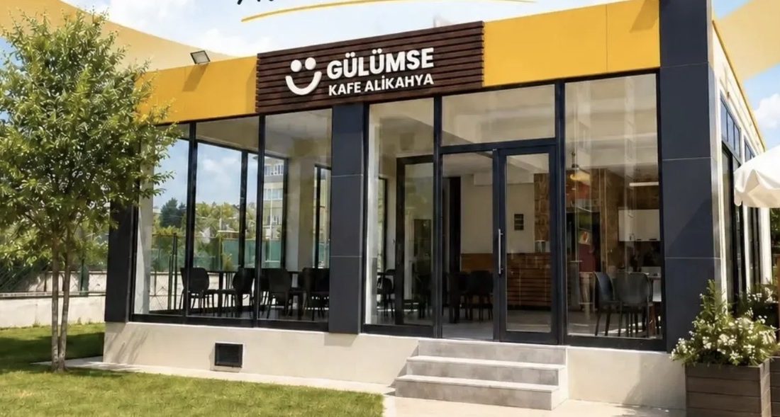 İzmit Belediyesi tarafından Alikahya Atatürk Mahallesi’nde hayata geçirilen Gülümse Kafe