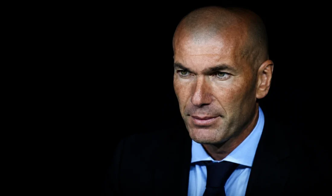 Fransa Milli Takımı’nın yeni teknik direktörü Zinedine Zidane, ilk resmi