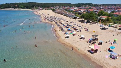 Kocaeli Büyükşehir Belediyesi’nin işlettiği Mavi Bayraklı plajlarda 2026 yaz sezonunda