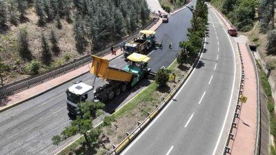 Kocaeli Büyükşehir Belediyesi, Gazanfer Bilge Bulvarı’nda (Santral Rampası) yürütülen üstyapı