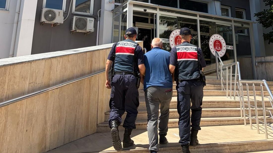 Kocaeli İl Jandarma Komutanlığı'nın Körfez'de düzenlediği operasyonda, "kasten öldürme" suçundan