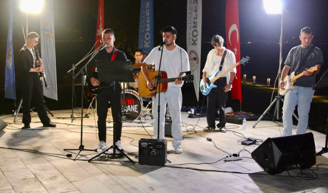 Körfez Belediyesi'nin "Yaz Seninle Güzel" etkinlikleri kapsamında düzenlediği "Sahne Senin"