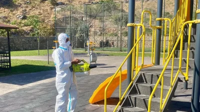 Körfez Belediyesi, yaz aylarında kullanım yoğunluğu artan çocuk oyun parkları