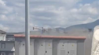 Kocaeli'nin Kartepe ilçesinde elektrik trafosunda çıkan yangın mahallede paniğe neden