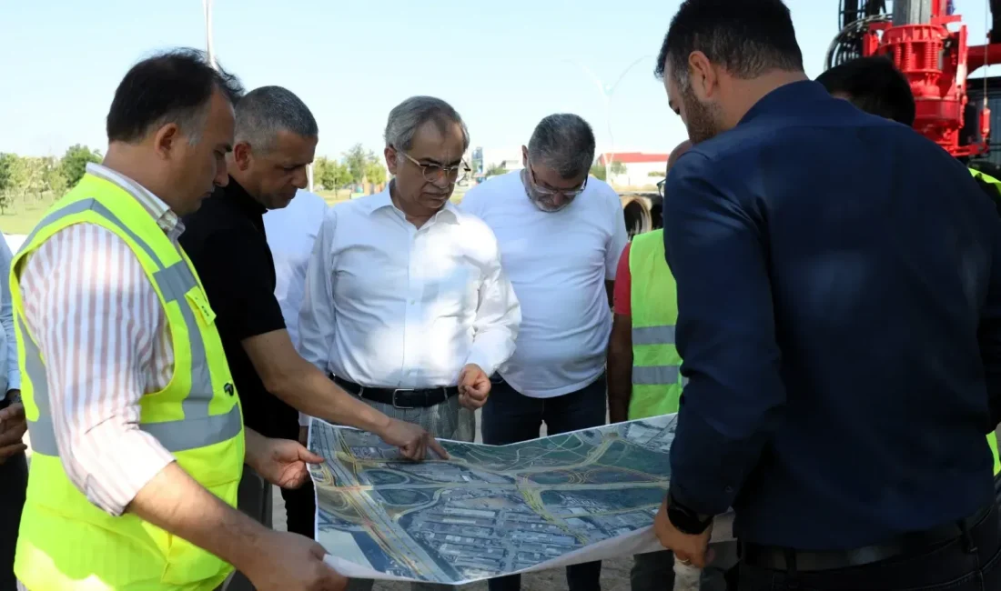Kocaeli Büyükşehir Belediyesi Genel Sekreteri Hayri Baraçlı, Gebze'de yapımı süren