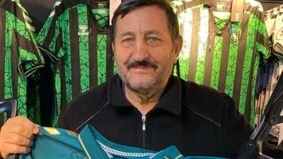 Kocaelispor tribünlerinin sevilen isimlerinden, SEKA İtfaiyesi'nden emekli Zeynel Kurtoğlu yaşamını