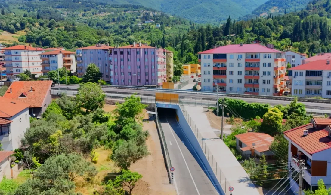 Kocaeli Büyükşehir Belediyesi tarafından yapımı tamamlanan Gölcük Ulaşlı Alt Geçidi