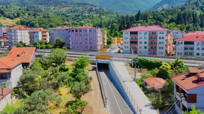 Kocaeli Büyükşehir Belediyesi tarafından yapımı tamamlanan Gölcük Ulaşlı Alt Geçidi