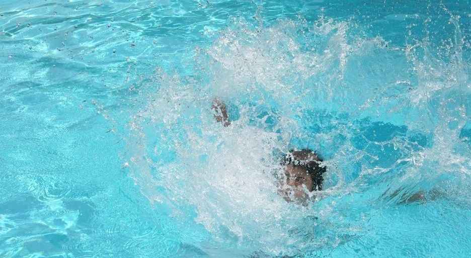 İstanbul'dan ailesiyle birlikte tatil için Kocaeli'nin Karamürsel ilçesine gelen 4