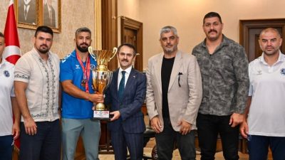 665. Tarihi Kırkpınar Yağlı Güreşleri'nde üçüncülük elde eden Kocaeli Büyükşehir