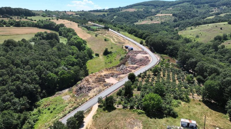 Kocaeli Valiliği, Kartepe-Akmeşe Devlet Yolu'nda üstyapı yenileme çalışmalarının başladığını duyurdu.