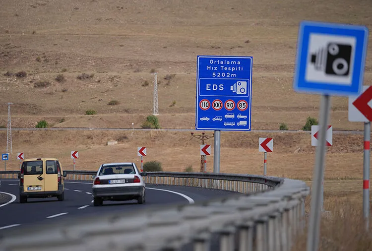 Kocaeli’de D-100 üzerindeki iki EDS koridorunda hız sınırları yükseltildi. Derince-Kuruçeşme