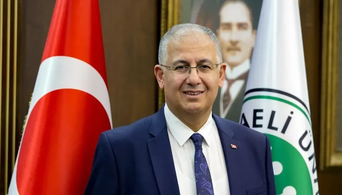 Kocaeli Üniversitesi Rektörü Prof. Dr. Nuh Zafer Cantürk, üniversiteye yeni