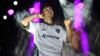 Kocaelispor, 2026-2027 sezonunu İzmit Milli İrade Meydanı’nda on binlerce taraftarın